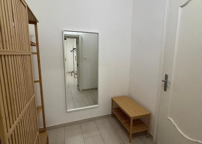 Comfy Center